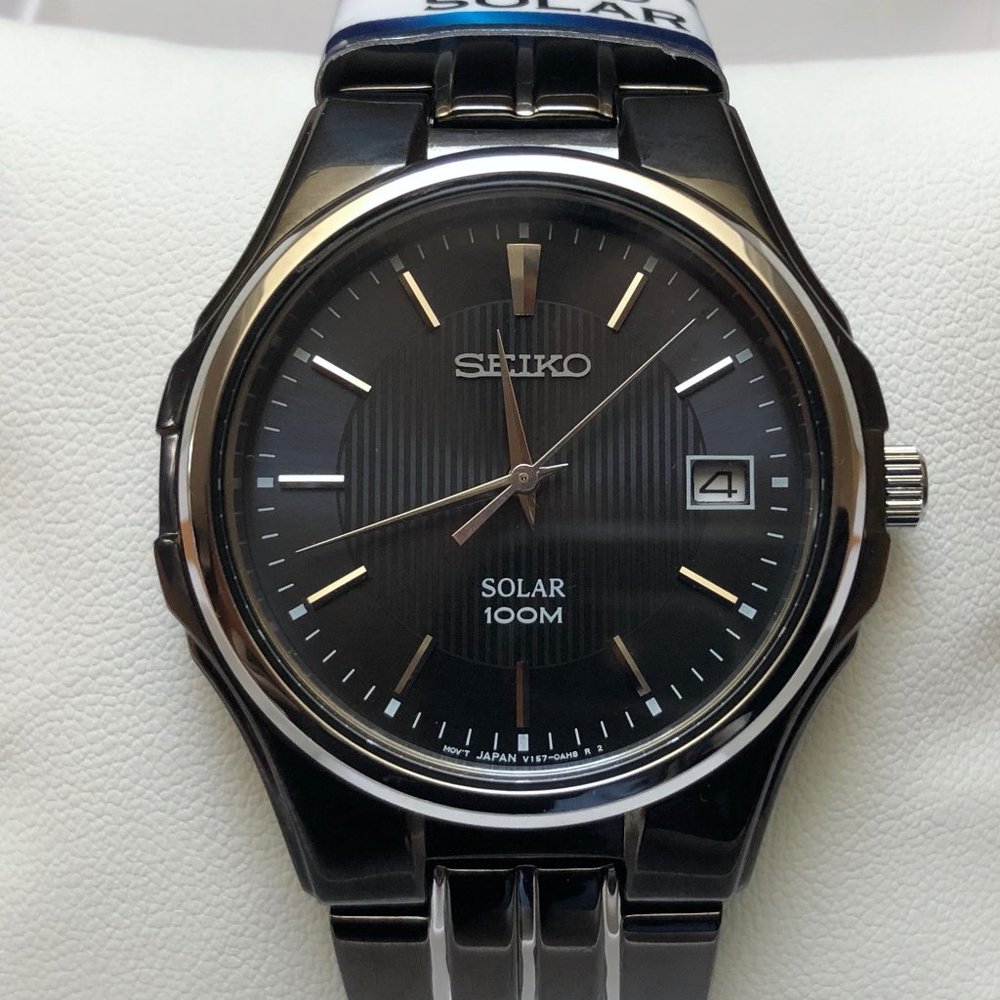 Unworn Seiko Solar Men's Watch with New Movement SNE125